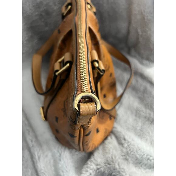 MCM WOMEN'S AUTHENTIC PRE-OWNED TOTE BAG MEDIUM TOP ZIP COGNAC - Picture 5 of 10